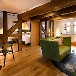 Brunnenhaus Schloss Landau 4*