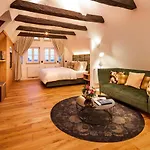酒店 Brunnenhaus Schloss Landau 巴特阿罗尔森