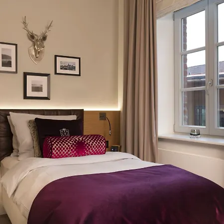 Brunnenhaus Schloss Landau Hotel