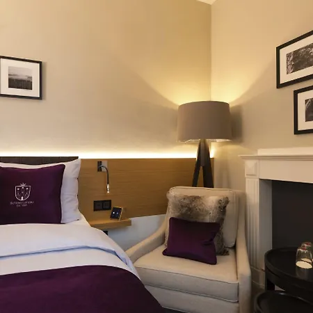 Brunnenhaus Schloss Landau Hotel Bad Arolsen