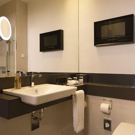 Brunnenhaus Schloss Landau Hotel 4*
