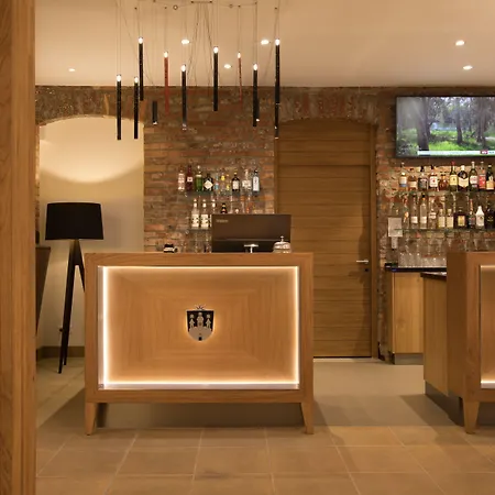 Brunnenhaus Schloss Landau Hotel 4*