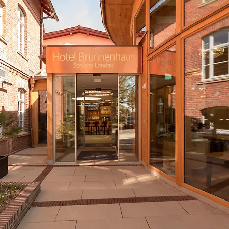 Brunnenhaus Schloss Landau Hotel