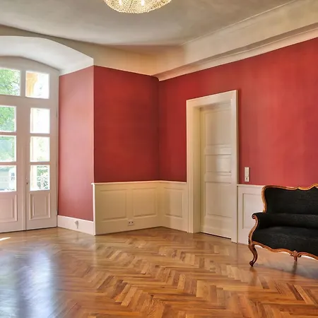 酒店 Brunnenhaus Schloss Landau