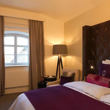 Brunnenhaus Schloss Landau 4* Bad Arolsen