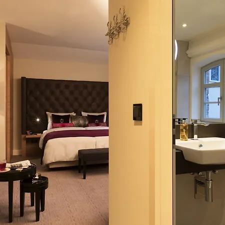 Hotel Brunnenhaus Schloss Landau 4*
