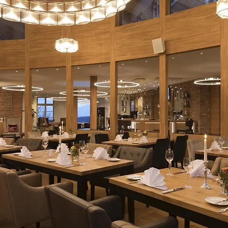 Brunnenhaus Schloss Landau Hotel