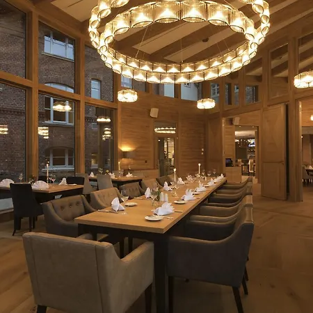 Brunnenhaus Schloss Landau Otel 4*