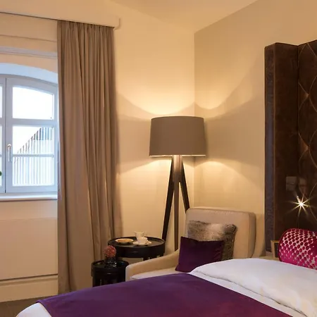 Brunnenhaus Schloss Landau 4* Bad Arolsen