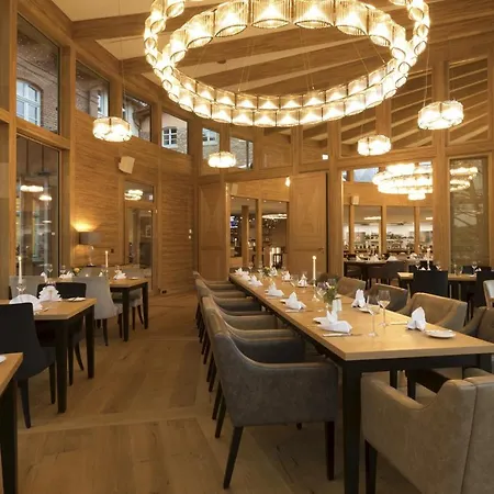Brunnenhaus Schloss Landau Hotel 4*