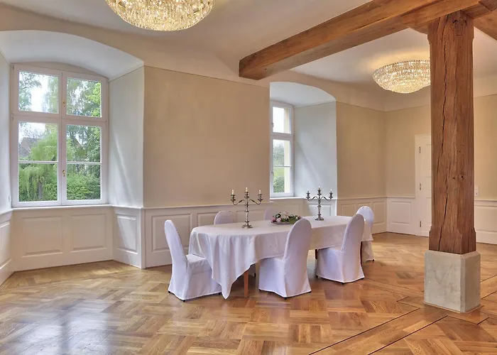 Brunnenhaus Schloss Landau Hotel Bad Arolsen