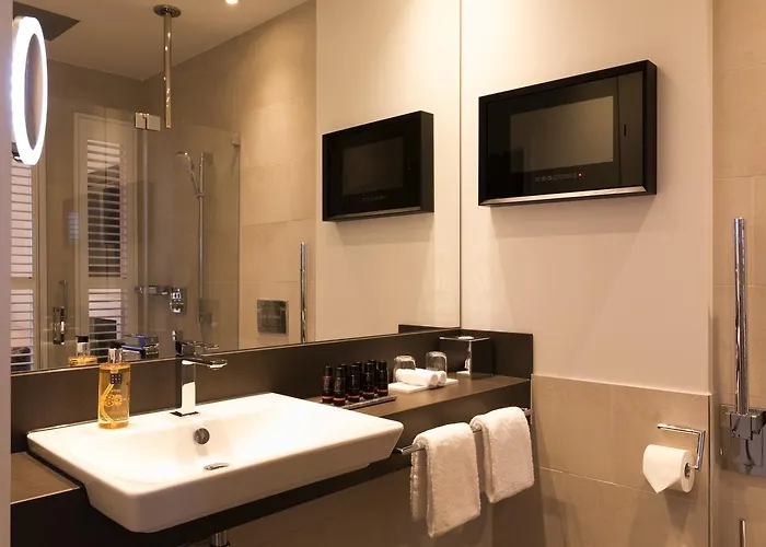 Brunnenhaus Schloss Landau 4* Bad Arolsen